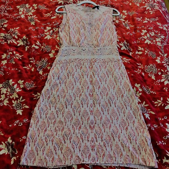 BCBGMaxAzria “Emalea” Boho Ikat Print Sleeveless Dress with Pockets! - Size 0 - Picture 6 of 16